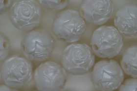 9mm Pearl Rosebuds; Ivory 25g (approx 74p)